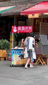 蜜雪門店回應(yīng)點(diǎn)贊轉(zhuǎn)賣檸檬水當(dāng)事人 提醒食品安全第一