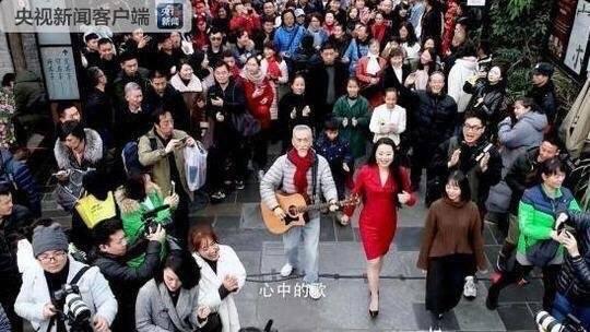 歌手馬薇悼念陳彼得 音樂(lè)與故鄉(xiāng)情深
