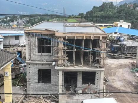 鎮(zhèn)政府回應(yīng)村民被指違建一事 已三次制止并下達(dá)停工通知