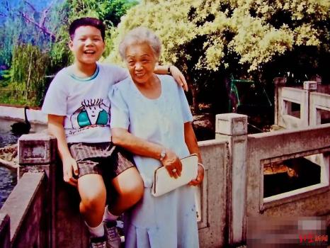 臺(tái)灣男子因美食灑淚發(fā)帖尋親 一口川菜喚醒鄉(xiāng)愁