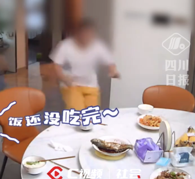 地震時男孩沖出門外 2次折返炫飯 父親：安全第一