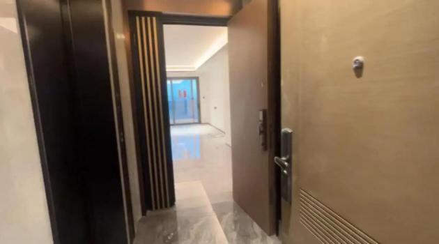 千萬級豪宅縮水 業(yè)主退款退房難 豪宅人設(shè)崩塌