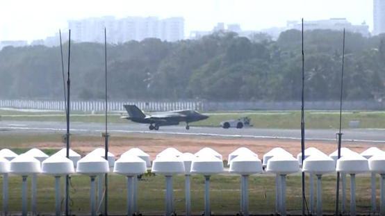 滯留印度的英軍F-35B被拖入機庫 英國專家團隊抵達(dá)評估