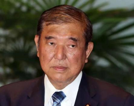 石破茂的“孤島選戰(zhàn)”：從眾星捧月到眾叛親離的一年