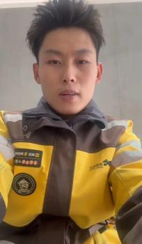 救火外卖小哥去年还救过落水女孩 善行终得善待