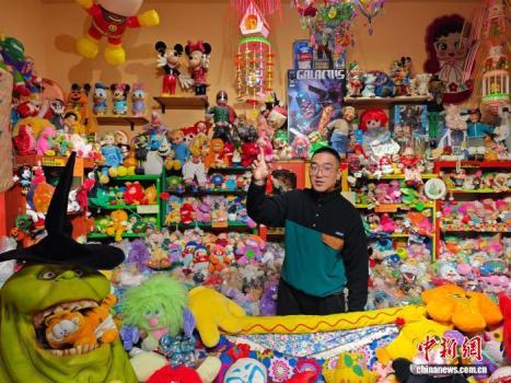 探访秦岭下的“玩具世界” 创意与收藏的乐园