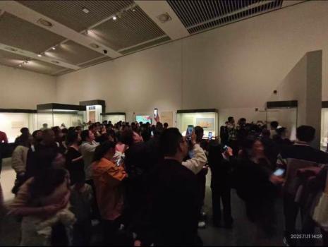 官方回应国博凤冠现场排长队 优化参观体验