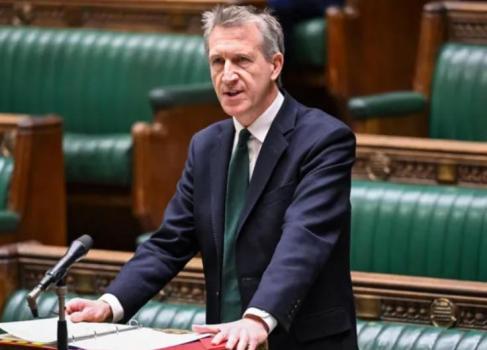 又演上了：“中国间谍”伪装猎头刺探英国情报… 英政客再炒“恐华”剧本