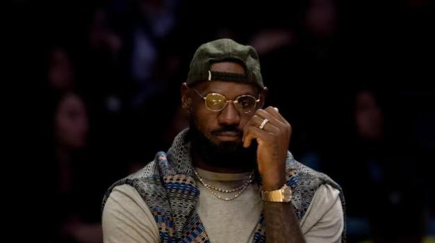 詹姆斯第23个赛季首秀 重返赛场动力十足