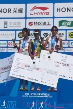 最快女護(hù)士曾稱絕不影響工作 平衡職業(yè)與熱愛典范