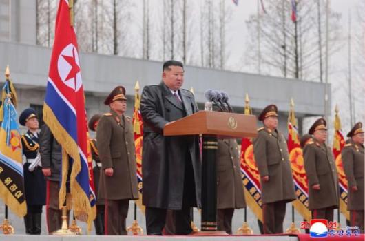 赴俄朝鮮工兵回國 金正恩稱贊 授予自由獨立勛章