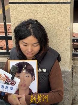 女孩被虐待致死案生父法庭崩溃 量刑改判引发争议