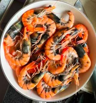 变黑的虾还能吃吗 氧化并非变质