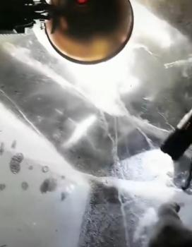 老人走失近2天 遗体在冰河下被发现 低温搜救艰难进行