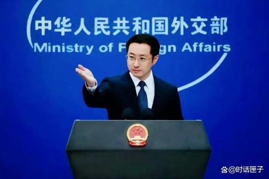 芬兰总理刚下车就与中方人员开聊 经济自救之旅