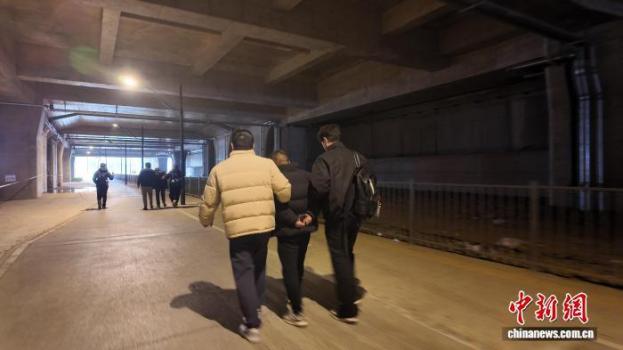 诈骗团伙谎称火车停运女子上当转账 春运骗局需警惕