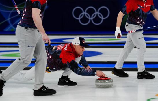 54岁美国律师冰壶比赛登场，创美国最年长冬奥选手纪录 不懈追梦终成真