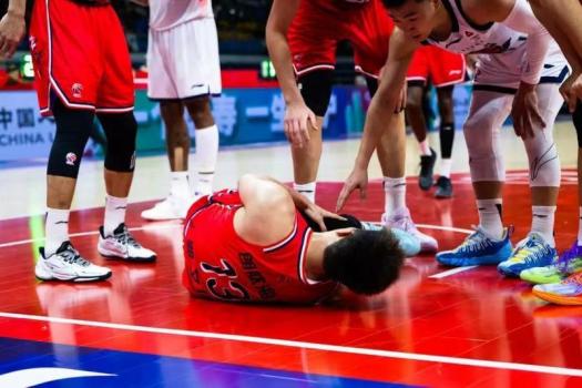 郭艾伦重伤，前交叉韧带断了！CBA篮球生涯还会继续么？ 漫长恢复期待重启
