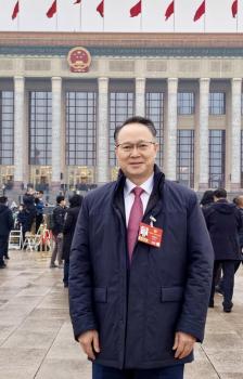 委员：破解新就业群体参保难题重构适应新就业形态的保障体系