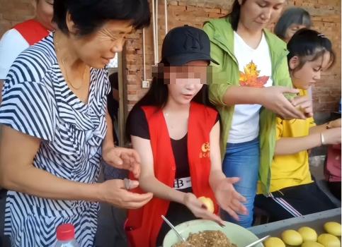 39岁网红去世留下年仅4岁多的女儿 直播中突发脑干出血离世