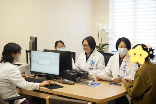 女子欲切乳防癌 医生紧急叫停 家族恐惧下的冲动决定