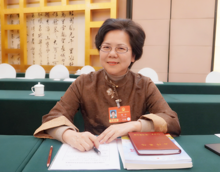 铁轨上的博物馆上全国两会了 女性代表委员贡献智慧力量