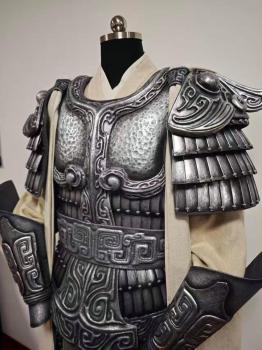 何润东项羽造型亮相苏超 经典铠甲再现赛场