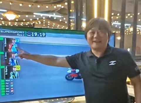张雪回应第五冠 憧憬年度冠军