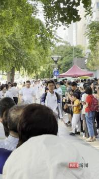 人大附中考點(diǎn)考生：希望還能遇見李華 與“老朋友”告別