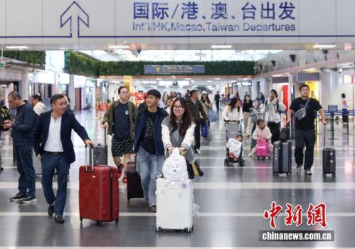 国庆假期旅游消费保持较高活力 出境游热度持续升温