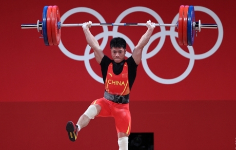 李发彬夺得举重男子61公斤级冠军