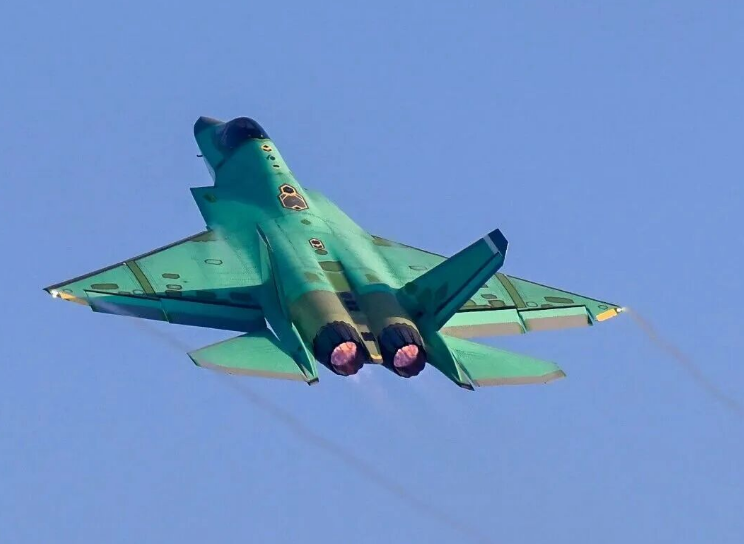 新年第一飞！多架歼-35同时出厂试飞