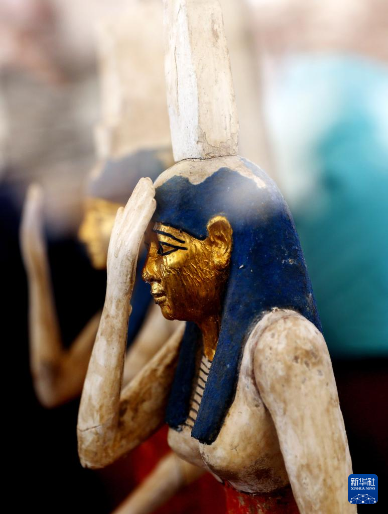 埃及出土250具2500多年前彩绘木棺