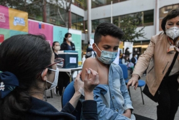 智利儿童接种中国疫苗